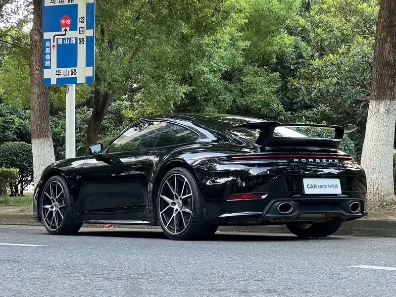 2025 Porsche 911 с пробегом 8 000 км
