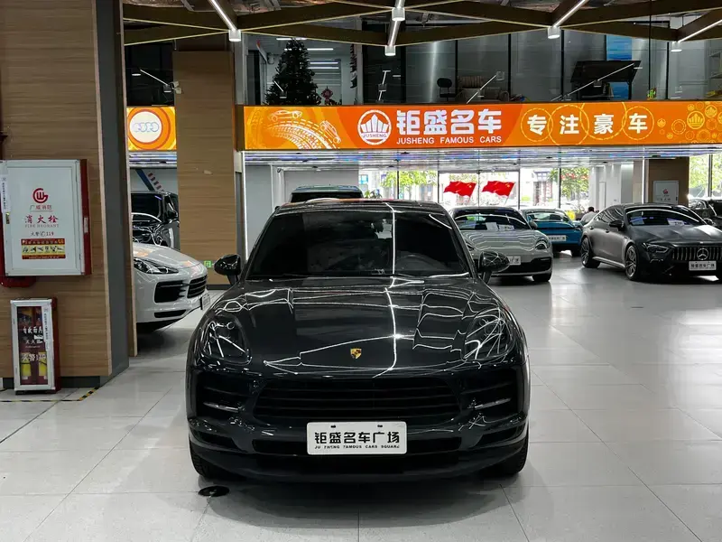 2021 Porsche Macan с пробегом 63 000 км