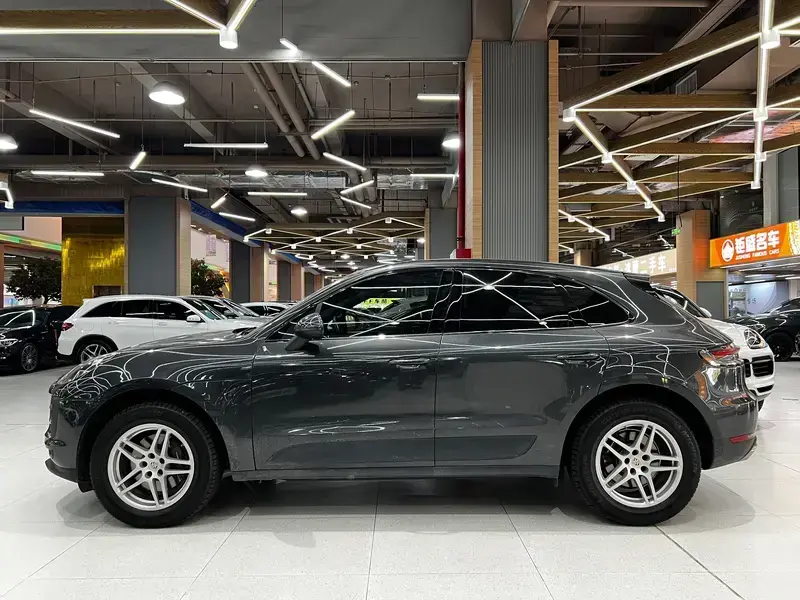 2021 Porsche Macan с пробегом 63 000 км