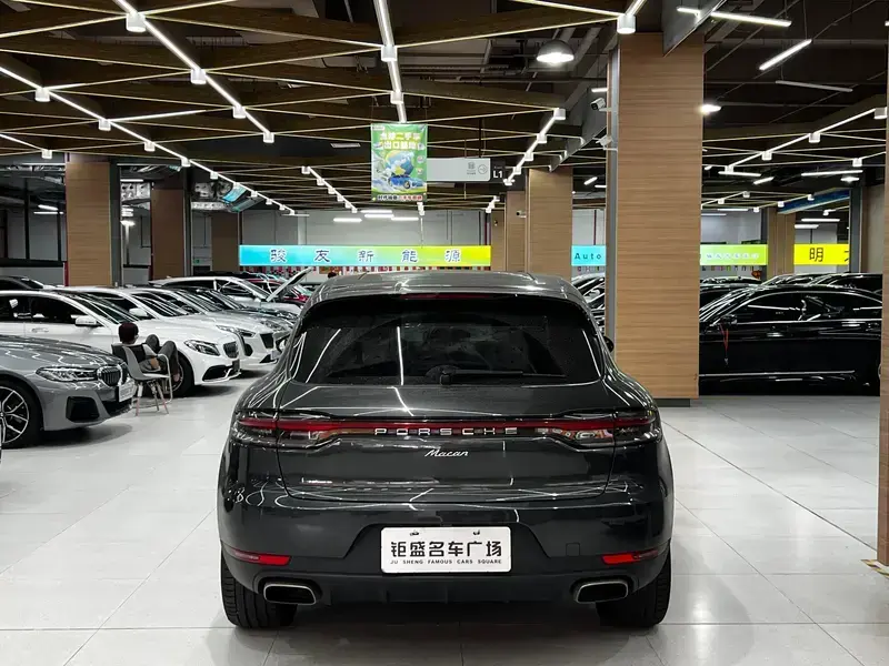 2021 Porsche Macan с пробегом 63 000 км