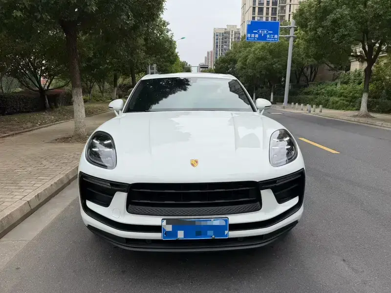 2024 Porsche Macan с пробегом 8 000 км