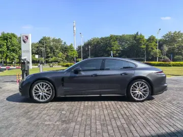 2023 Porsche Panamera с пробегом 44 000 км