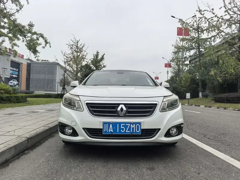 2013 Renault Latitude с пробегом 150 000 км