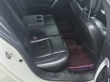 2013 Renault Latitude с пробегом 150 000 км