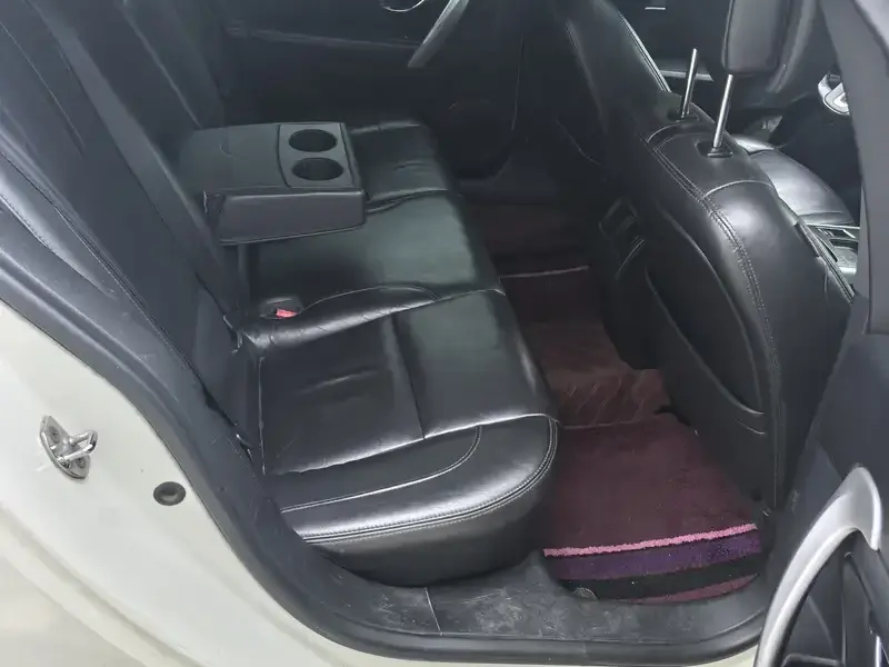 2013 Renault Latitude с пробегом 150 000 км