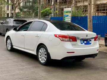 2013 Renault Latitude с пробегом 130 000 км