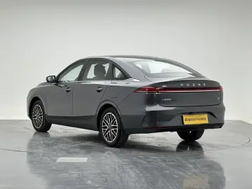 2026 Roewe i6 с пробегом 4 500 км