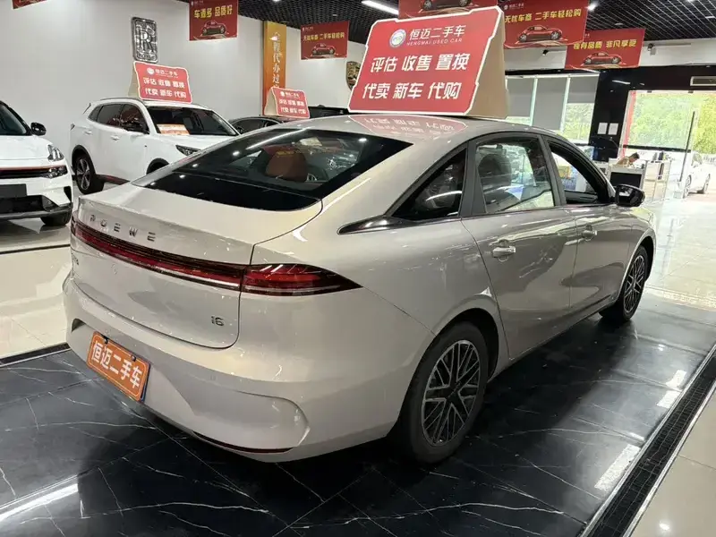 2026 Roewe i6 с пробегом 1 000 км