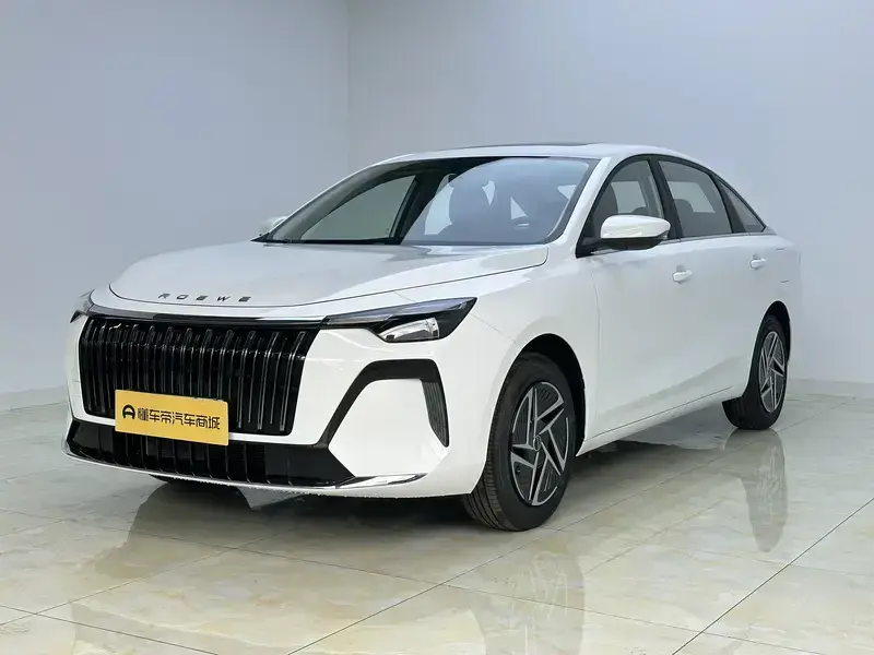 2026 Roewe i6 с пробегом 300 км