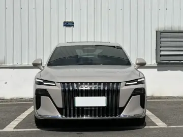 2025 Roewe M7 с пробегом 24 000 км