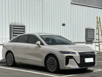 2025 Roewe M7 с пробегом 24 000 км