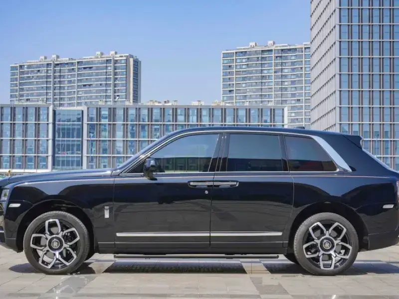 2024 Rolls-Royce Cullinan с пробегом 23 000 км