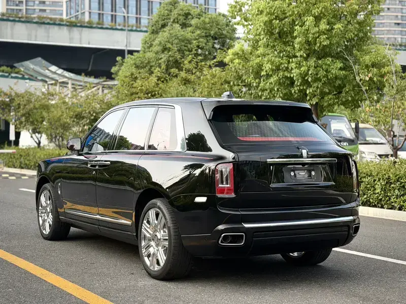 2024 Rolls-Royce Cullinan с пробегом 13 000 км