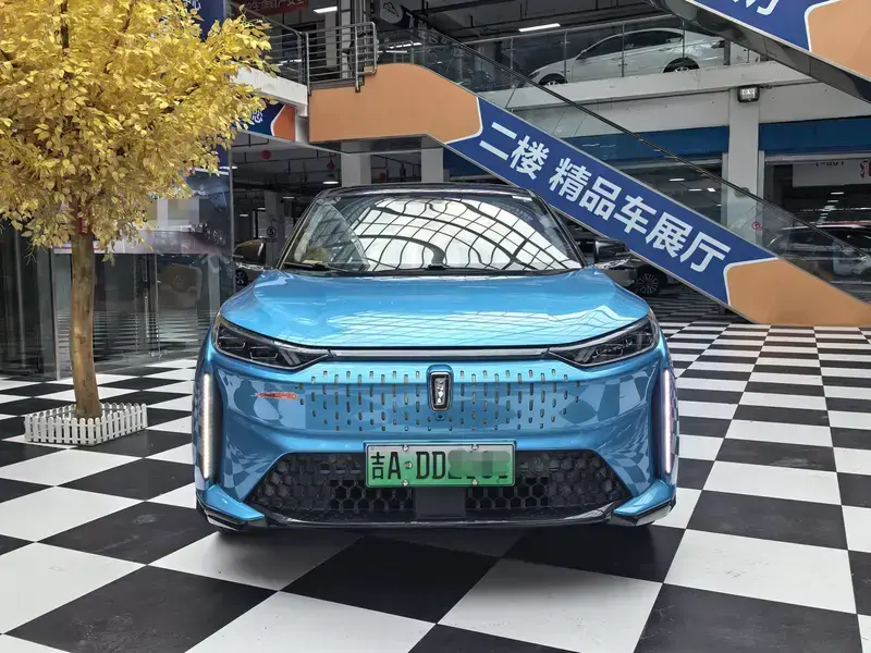 2020 FAW Bestune E01 с пробегом 52 000 км