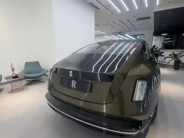 2023 Rolls-Royce Spectre с пробегом 100 км