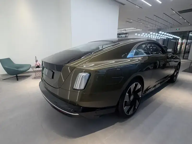 2023 Rolls-Royce Spectre с пробегом 100 км