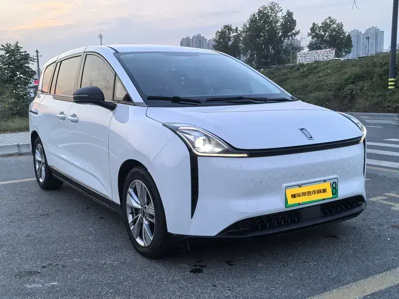 2022 FAW Bestune NAT с пробегом 36 000 км