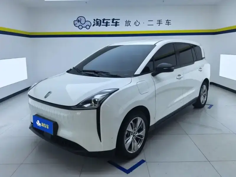 2023 FAW Bestune NAT с пробегом 25 000 км