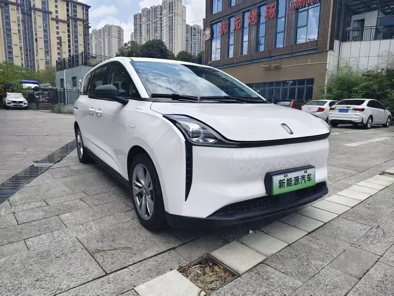 2024 FAW Bestune NAT с пробегом 83 000 км