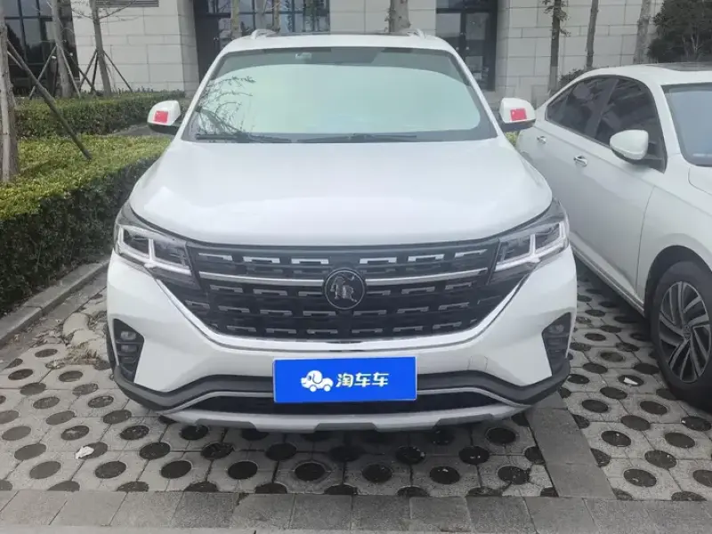 2020 Forthing T5L с пробегом 16 000 км