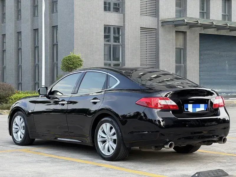 2011 Infiniti M с пробегом 229 000 км