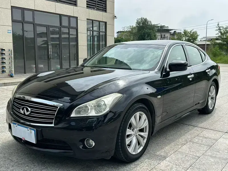 2011 Infiniti M с пробегом 230 000 км