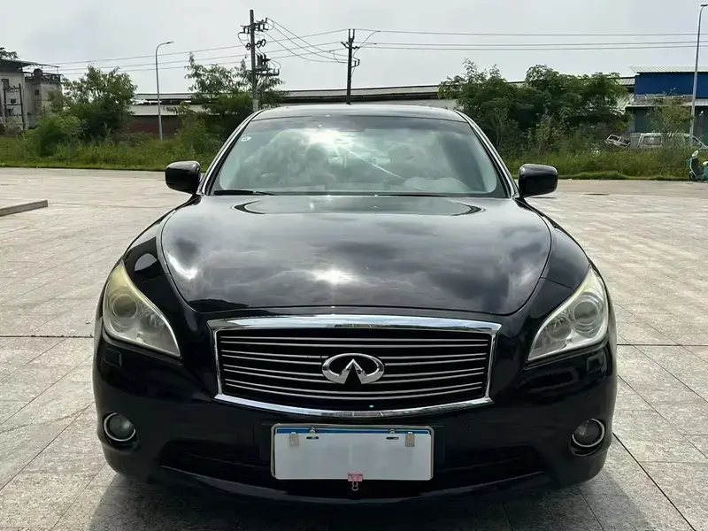 2011 Infiniti M с пробегом 230 000 км