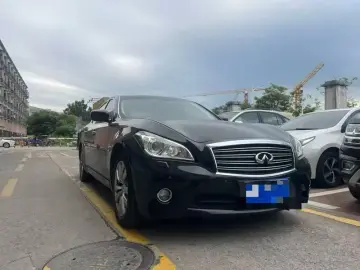 2012 Infiniti M с пробегом 111 000 км