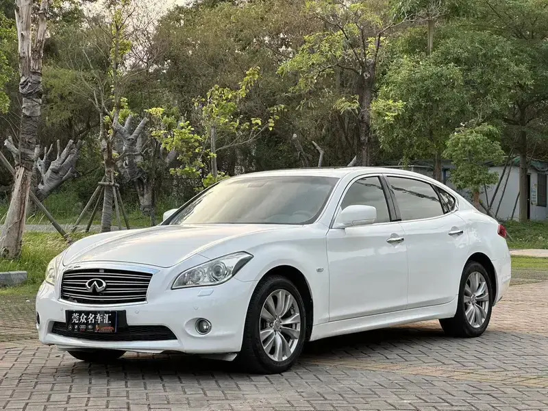 2012 Infiniti M с пробегом 152 000 км