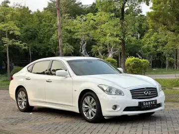 2012 Infiniti M с пробегом 152 000 км
