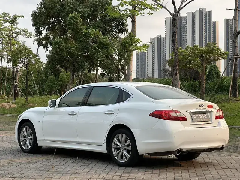 2012 Infiniti M с пробегом 152 000 км