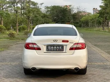 2012 Infiniti M с пробегом 152 000 км