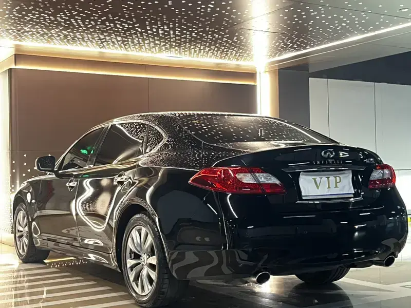 2012 Infiniti M с пробегом 153 000 км