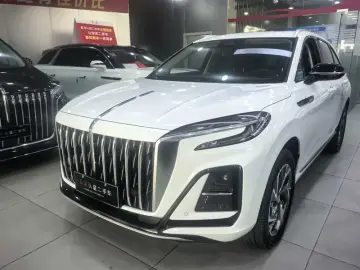2025 Hongqi HS3 с пробегом 10 000 км