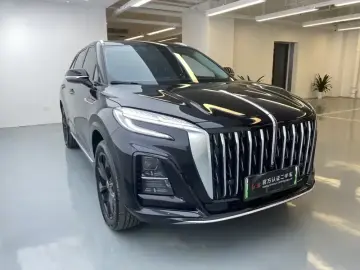 2025 Hongqi HS3 с пробегом 16 700 км
