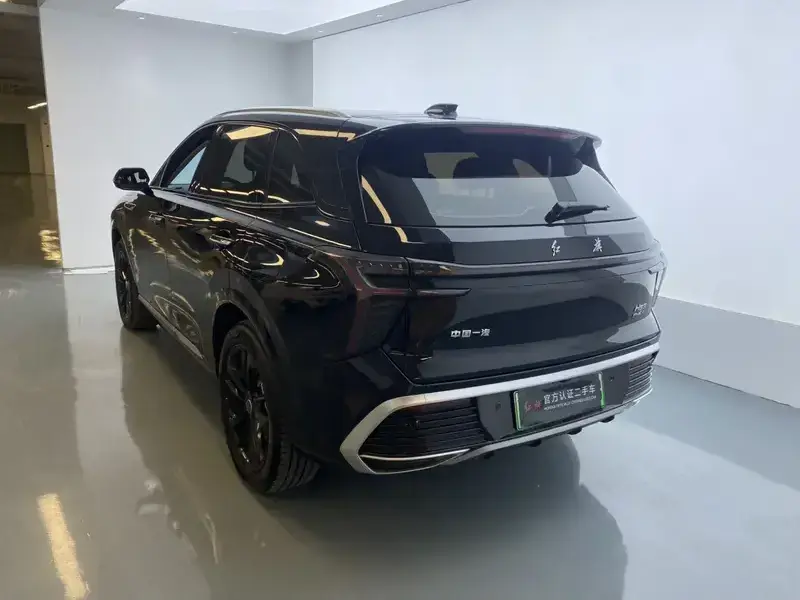 2025 Hongqi HS3 с пробегом 16 700 км