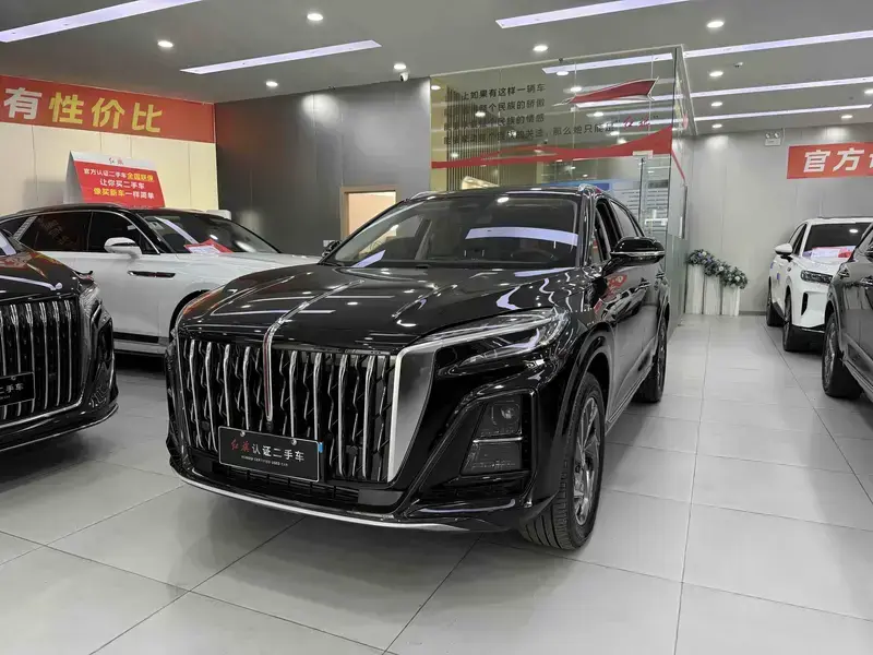 2024 Hongqi HS3 с пробегом 14 000 км