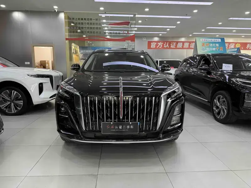 2024 Hongqi HS3 с пробегом 14 000 км