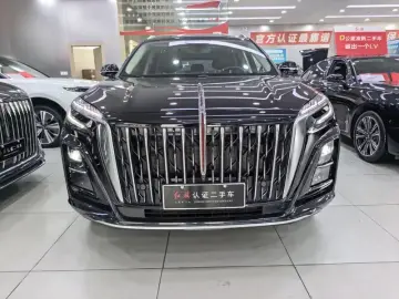 2025 Hongqi HS3 с пробегом 2 800 км