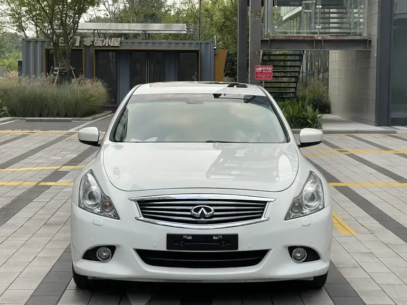 2013 Infiniti G с пробегом 120 000 км