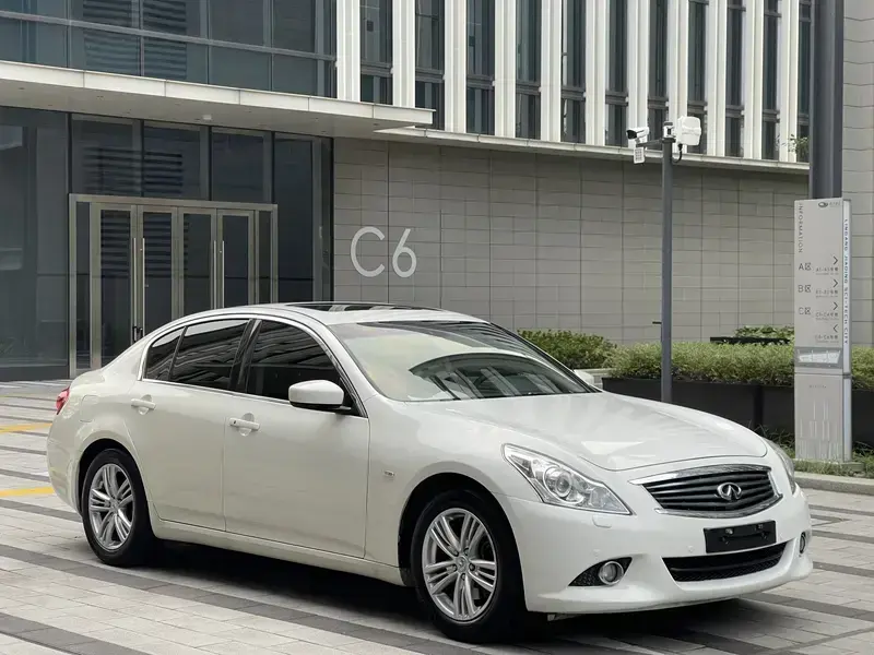 2013 Infiniti G с пробегом 120 000 км