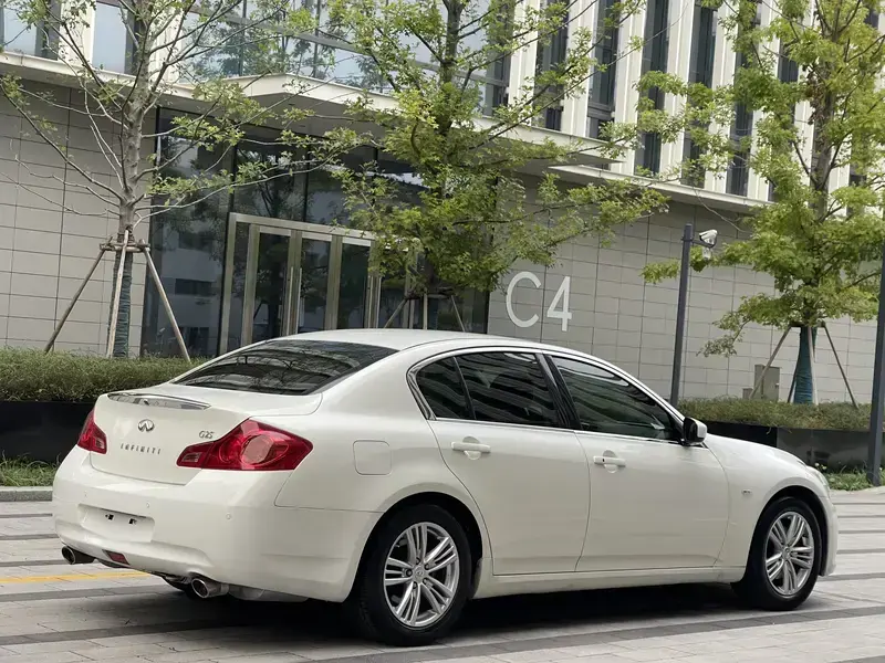 2013 Infiniti G с пробегом 120 000 км