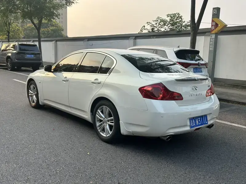 2010 Infiniti G с пробегом 120 000 км