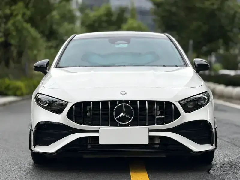 2025 Mercedes-Benz A-Класс AMG с пробегом 8 000 км