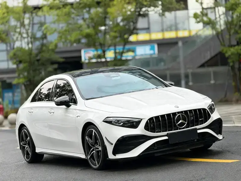 2025 Mercedes-Benz A-Класс AMG с пробегом 8 000 км