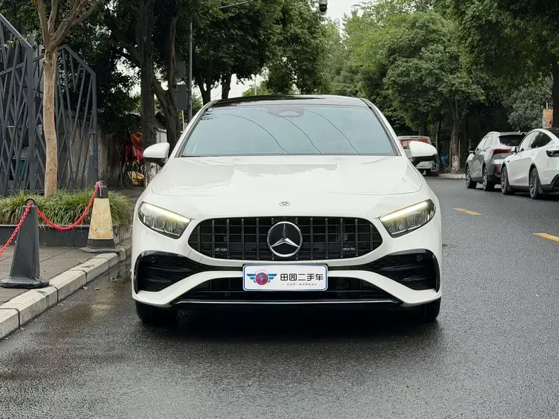 2024 Mercedes-Benz A-Класс с пробегом 23 000 км