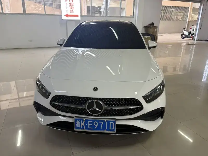 2023 Mercedes-Benz A-Класс с пробегом 20 000 км