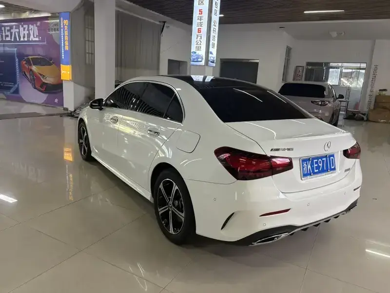 2023 Mercedes-Benz A-Класс с пробегом 20 000 км