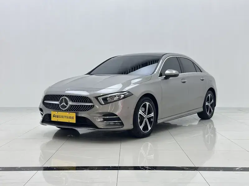 2022 Mercedes-Benz A-Класс с пробегом 31 600 км