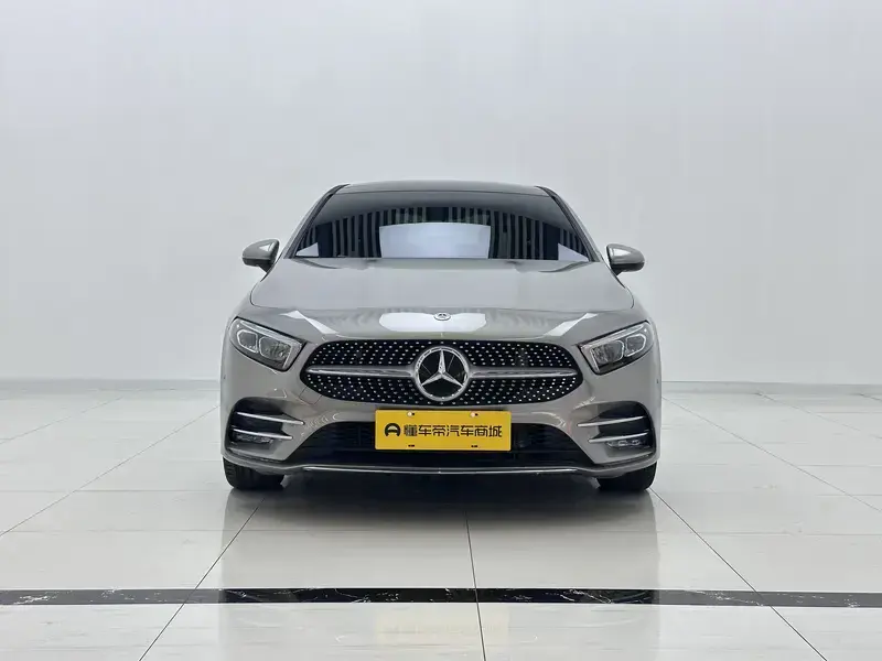 2022 Mercedes-Benz A-Класс с пробегом 31 600 км